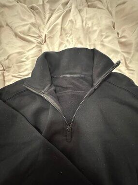 Alo Yoga Crop Sweatshirt (Top)